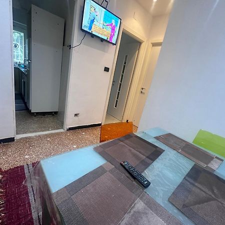 Entire 3 Bed Rooms Apartment,Centrum Genua Buitenkant foto