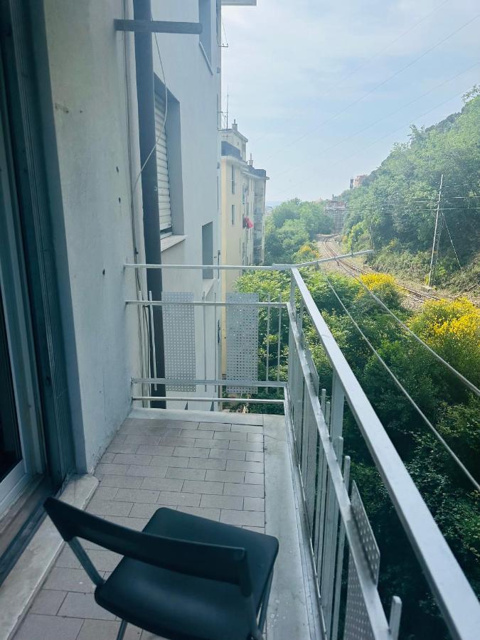 Entire 3 Bed Rooms Apartment,Centrum Genua Buitenkant foto