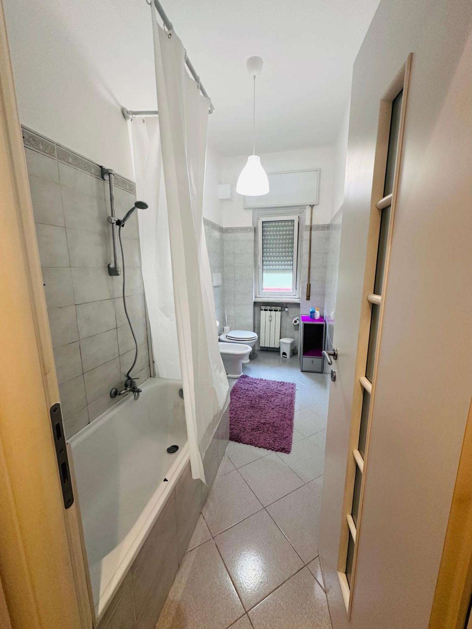 Entire 3 Bed Rooms Apartment,Centrum Genua Buitenkant foto