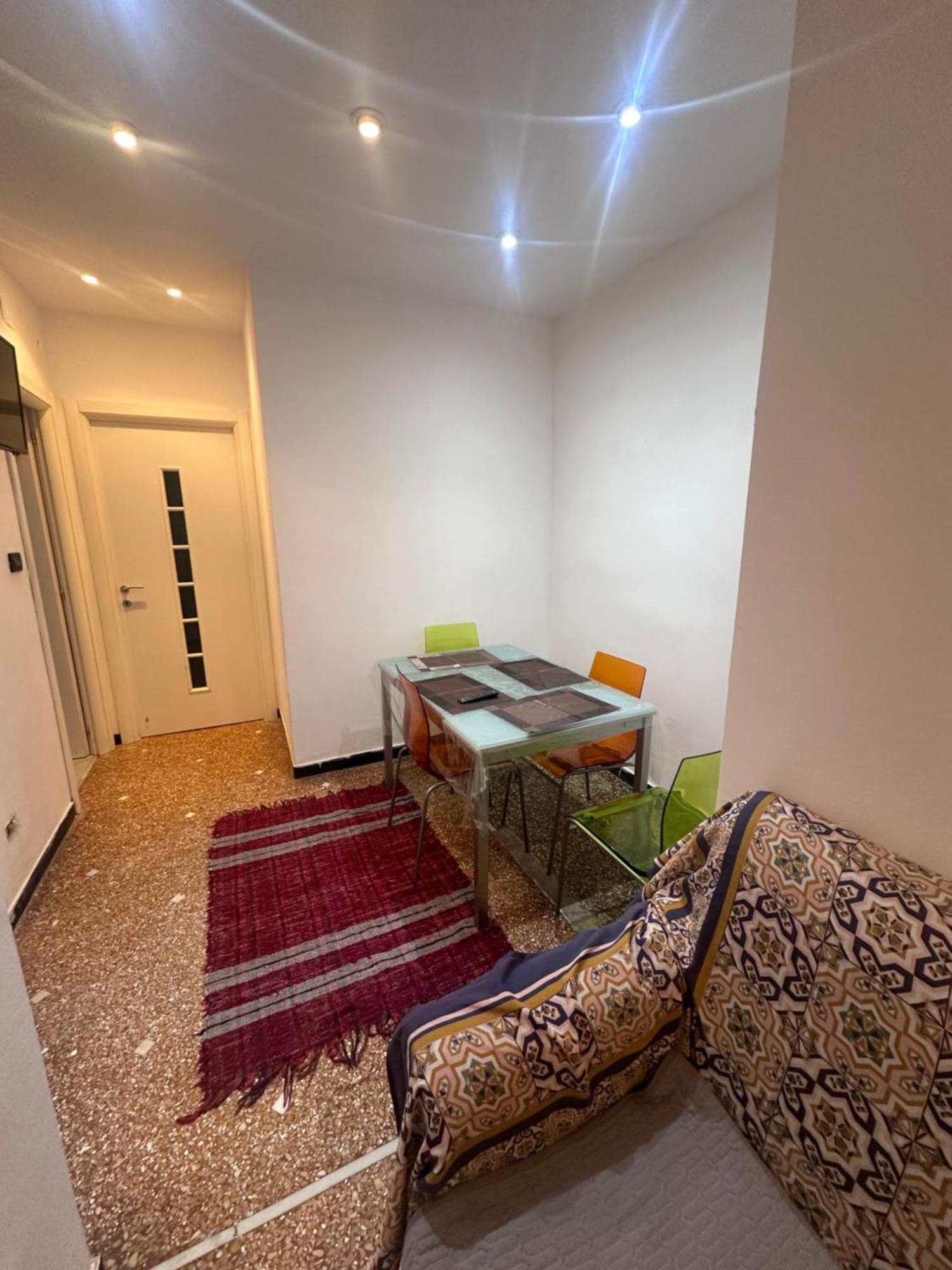 Entire 3 Bed Rooms Apartment,Centrum Genua Buitenkant foto